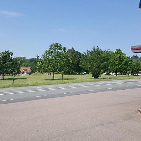 Gamla Macken Apartment Margretetorp Luaran gambar